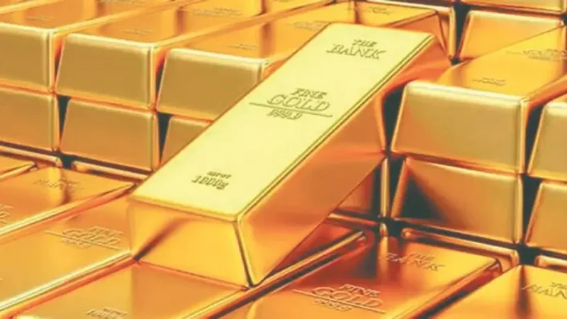 Gold prices hit record high in global, local markets