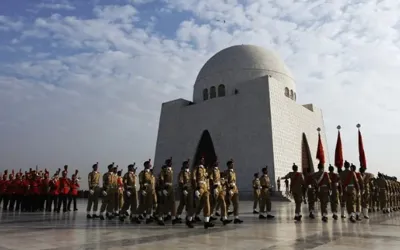 Dignified change of guards held at Mazar-e-Quaid on Quaid-e-Azam’s 149th birth anniversary