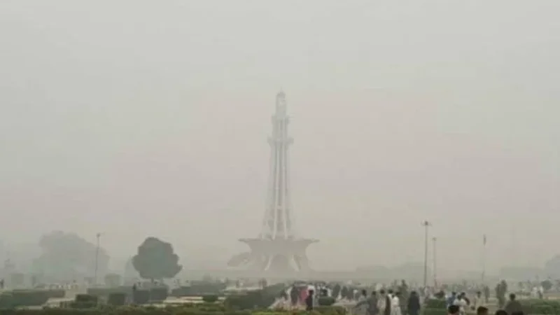 Lahore tops global pollution rankings with hazardous air quality
