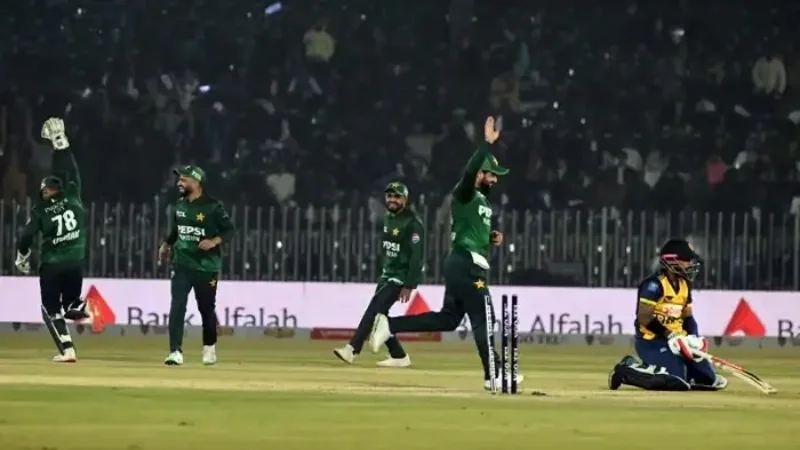 Pakistan beats Sri Lanka by 6 wickets to win tri-nation T20 series