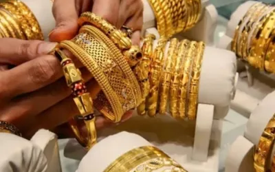 Gold prices increase by Rs 5400 per tola