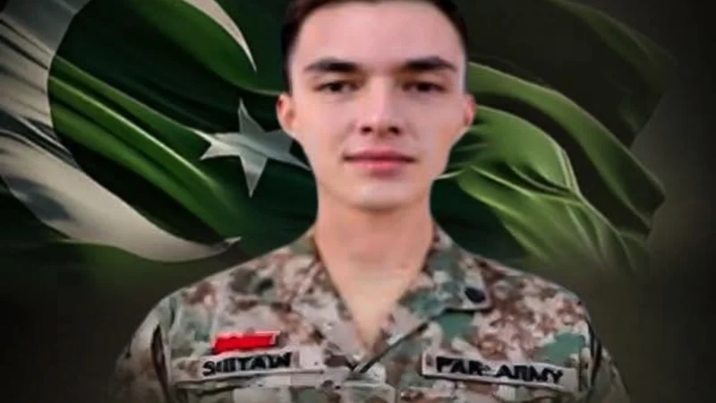 Major martyred, seven militants killed in DI Khan operation