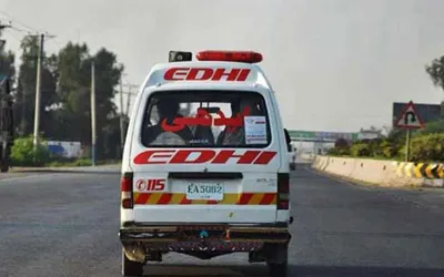 One killed, three seriously injured in high-speed accident in Karachi