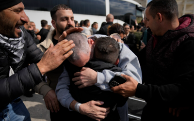 Israel, Hamas to free captives as ceasefire takes hold