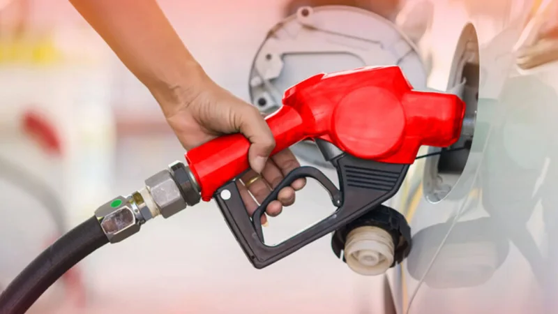Govt keeps petrol price unchanged, reduces diesel by Rs3 per litre