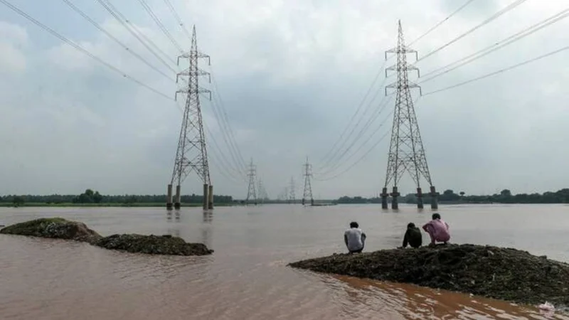PD issues report on electricity restoration in flood-hit areas