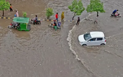 Heavy rainfall triggers flash floods in Gujrat