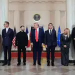 Paris summit considers security guarantees for Ukraine