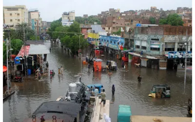 Pakistan monsoon crisis: 907 dead, thousands displaced as floods wreak havoc