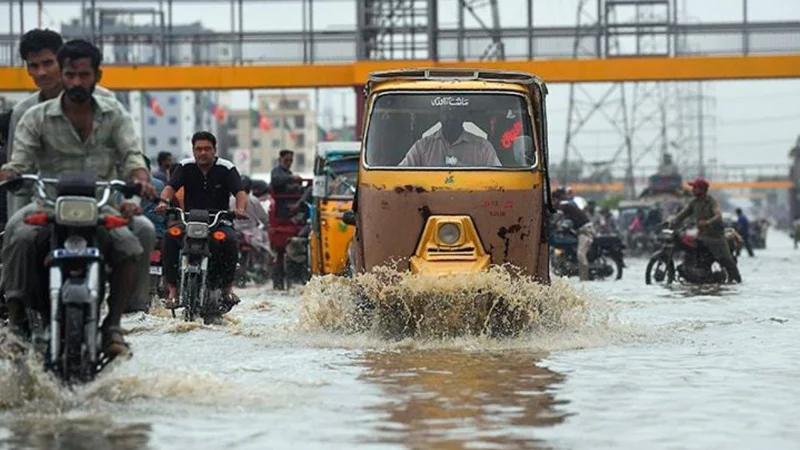 PMD warns of heavy rains, urban flooding risk in Karachi