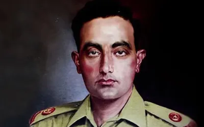 COAS, CJCSC and service chiefs pay homage to Major Raja Aziz Bhatti Shaheed