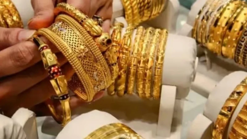 Gold prices rise again across Pakistan