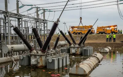Over 300 power feeders restored in flood-hit areas