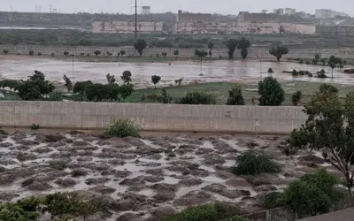 Light downpour in Karachi, humid weather expected to continue