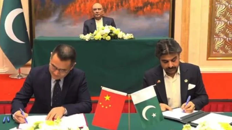 President witnesses signing of three MoUs in Urumqi