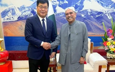 Serene Air CEO calls on President Zardari in Kashgar