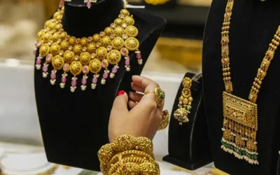 Gold price surges by Rs5, 100 per tola in Pakistan