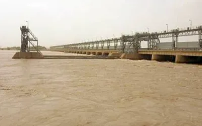 Rising Indus flow submerges villages near Kotri Barrage
