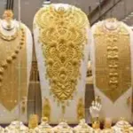 Gold prices surge by Rs 6,100 per tola