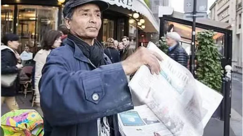 France to honour Pakistani-origin newspaper seller with top award