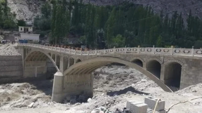 Pakistan-China land route cut off after Hunza River flooding