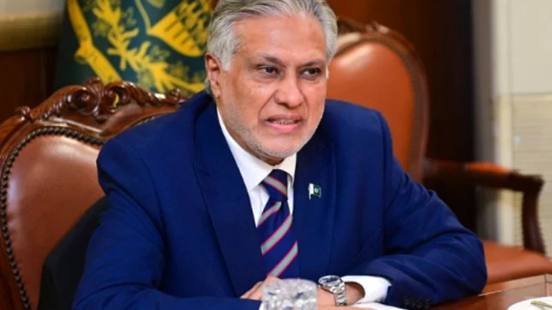 Pakistan aims to strengthen ties with US, UK: Dar-19T111419.094