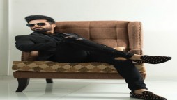 Falak Shabir looks breathtaking in all black suit
