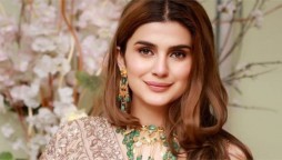 Netizens Criticize actress Kubra Khan on her dressing