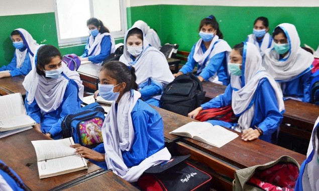 When would schools reopen in each of the provinces?