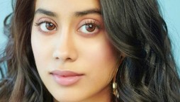 jhanvi kapoor in white kurta