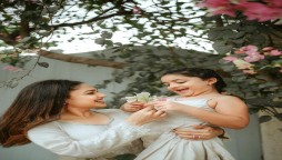 Sanam Jung and her daughter wear matching outfits and look adorable