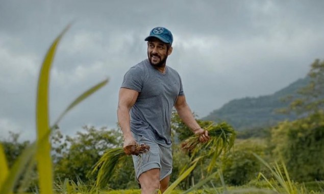 Salman Khan is in Russia shooting Tiger 3 and taking selfies with fans