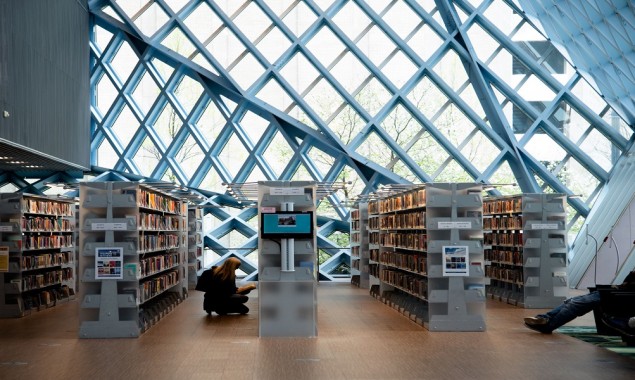 Patron returns an overdue book after 14 years