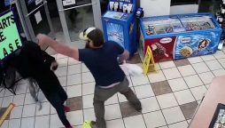 Watch: How marine expert disarms robber breaking into the gas station store