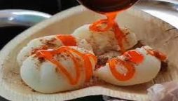 Treat yourself with ‘Rasgulla chaat’ topped with tamarind and yoghurt