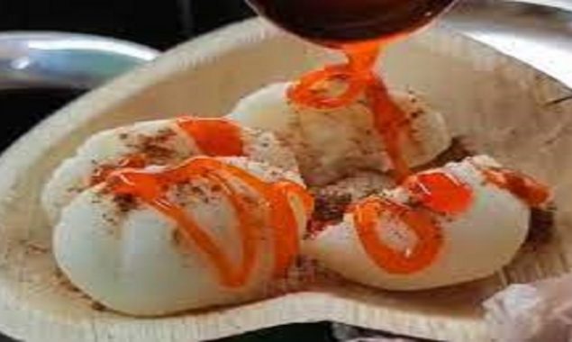 Treat yourself with ‘Rasgulla chaat’ topped with tamarind and yogurt