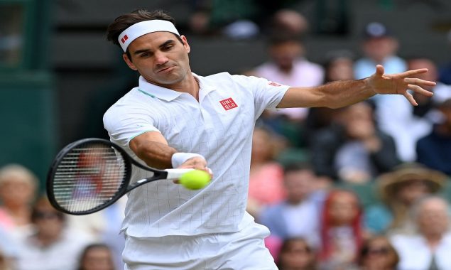 Injured Federer slides further down rankings