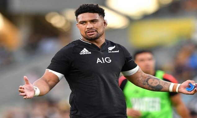 Savea commits to All Blacks, ditches code switch
