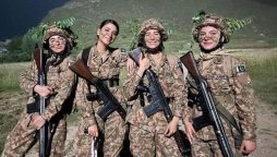 Sajal Aly, Yumna Zaidi, Kubra Khan spotted without make-up on Sinf e Aahan set