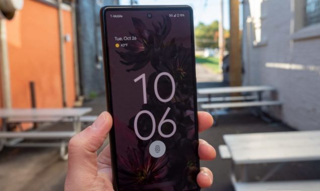 Google Pixel 6 fingerprint unlock is a feature, not a bug
