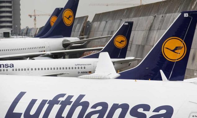 Lufthansa flies back into first profit since pandemic began