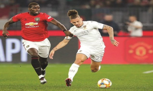 Manchester Utd brace for Leeds test