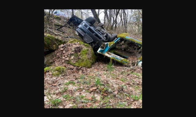 Watch: Oregon crash leads to the discovery of the long-abandoned vehicle