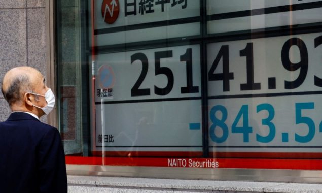Asian markets fall again, oil builds on gains as Ukraine war rages