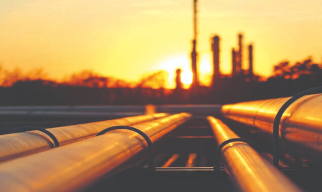 Oil prices fall after truce in Middle East conflict, petroleum reserve news