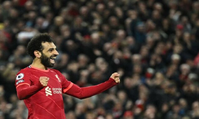 Premier League: Liverpool thrashes Man Utd 4-0 to grab first spot