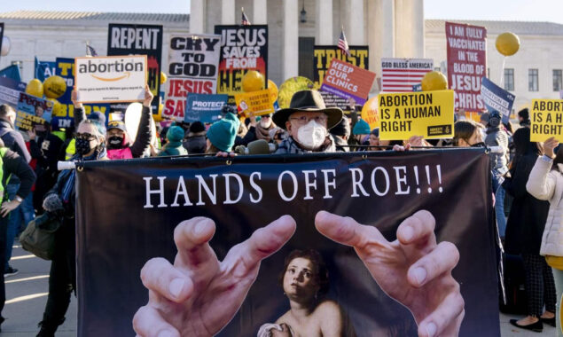 Federal judge orders to temporarily resume abortion