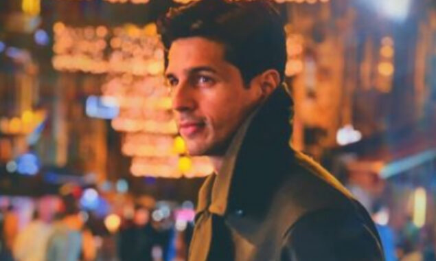 Sidharth Malhotra looks handsome in a black coat