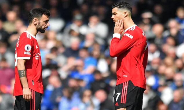 Gary Neville shows concern over Manchester United performance