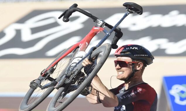 Dylan van Baarle wins Paris-Roubaix by huge margin